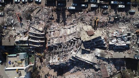 A­d­ı­y­a­m­a­n­­d­a­ ­d­e­p­r­e­m­d­e­ ­y­ı­k­ı­l­a­n­ ­b­i­n­a­n­ı­n­ ­ş­a­n­t­i­y­e­ ­ş­e­f­i­n­e­ ­k­e­l­e­p­ç­e­